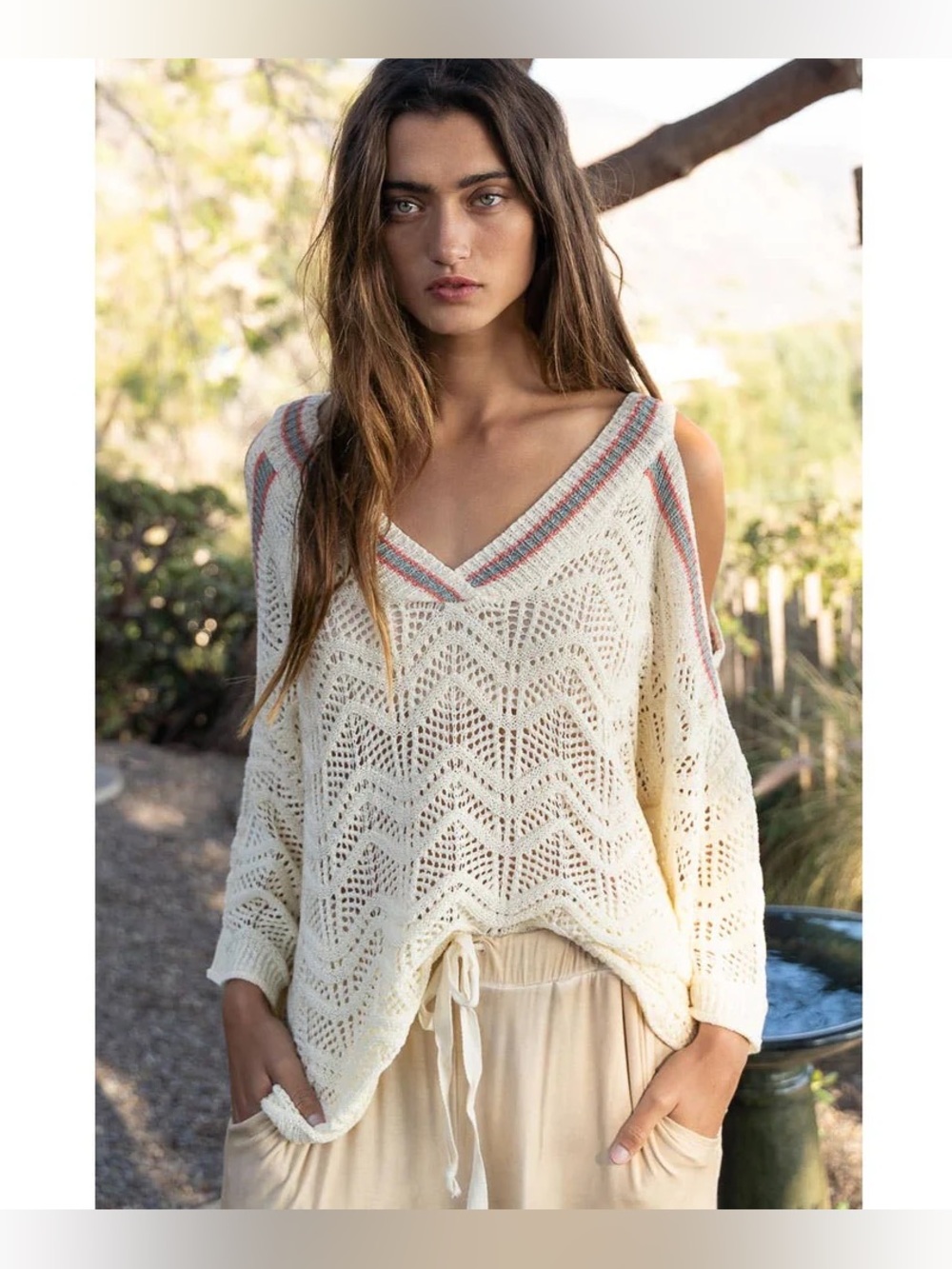 POL Oversized Open Shoulder V-Neck Knit Sweater Sz Small